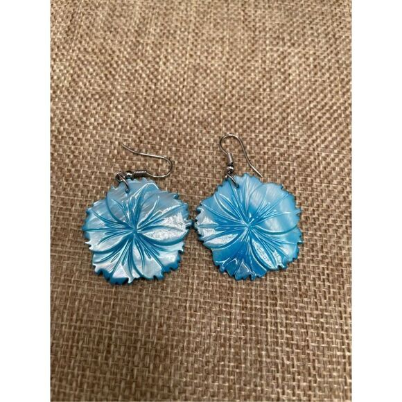 Bundle of Earrings Four Pair of Blue Colored Assorted Styles - Picture 7 of 12